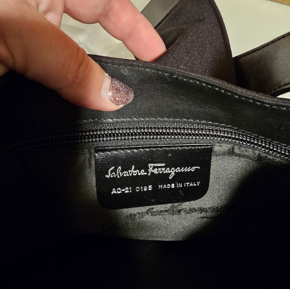 Salvatore Ferragamo Giancini Black Shoulder Bag Vintage 21 0195 GUC 2001 - Picture 6 of 14